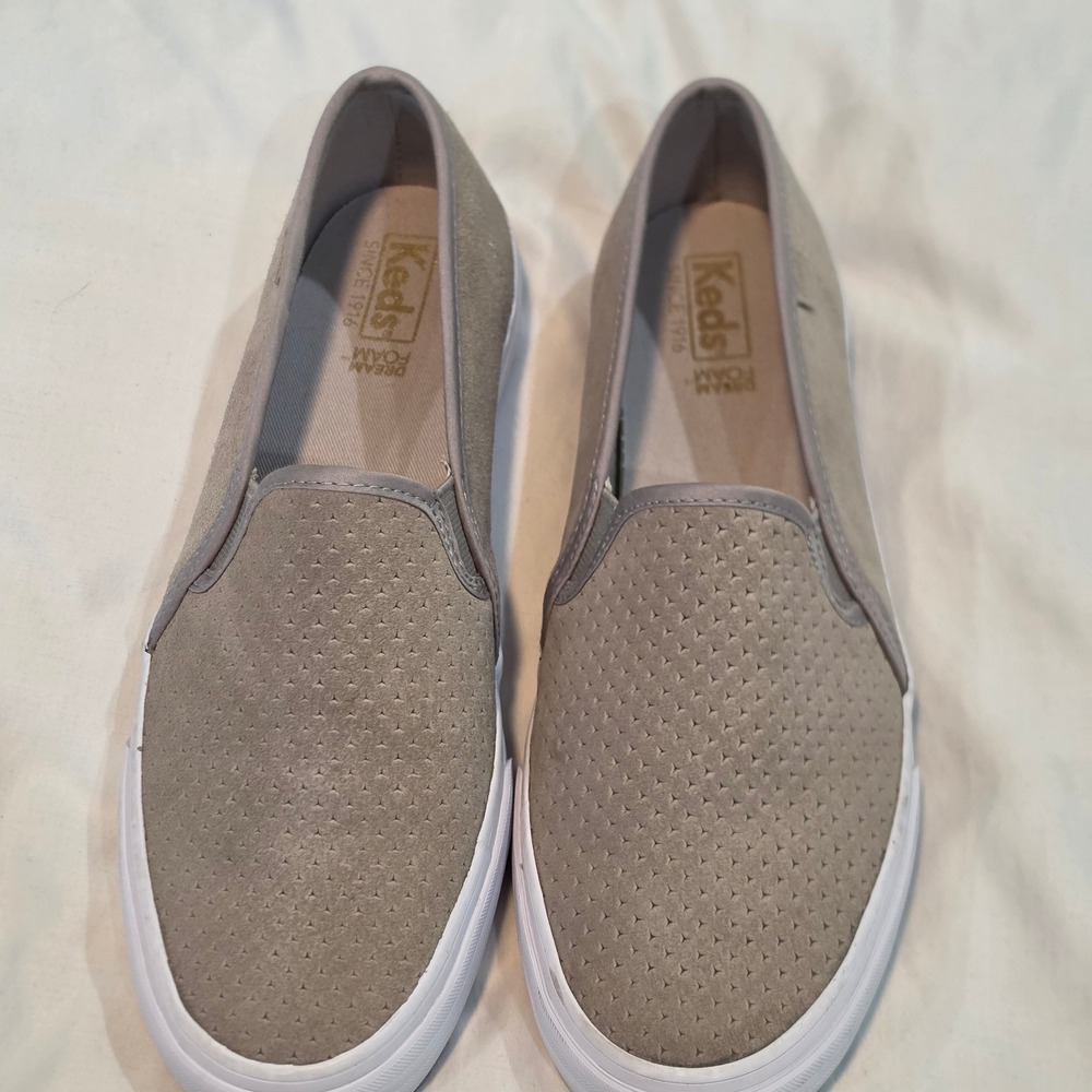 Keds Dream Foam Slip On Women 8 Taupe Gray Perforated Suede Sneakers Excellent